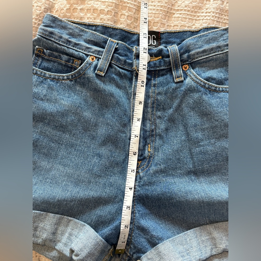 BDG Light Blue High-Rise Mom Rolled Hem 100% Cotton Denim Jean Shorts size 26 - Picture 8 of 9